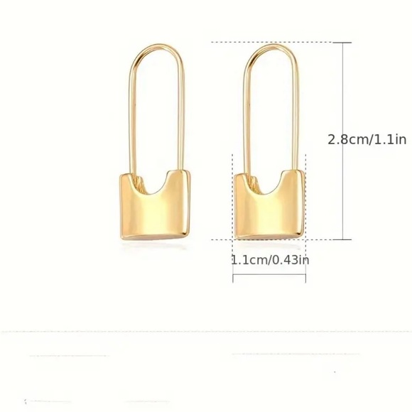 Lock Shape Hoop Earrings - Picture 2 of 4